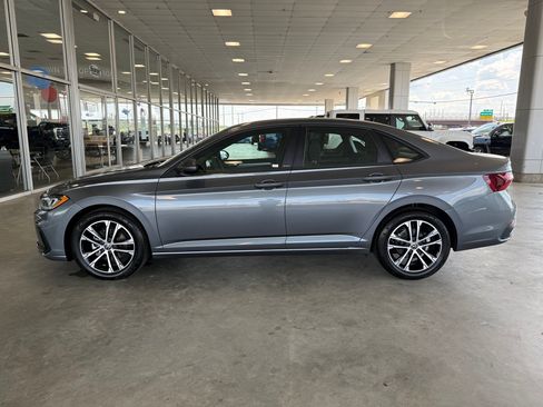 Used 2026 Volkswagen Jetta Sport FWD image 2