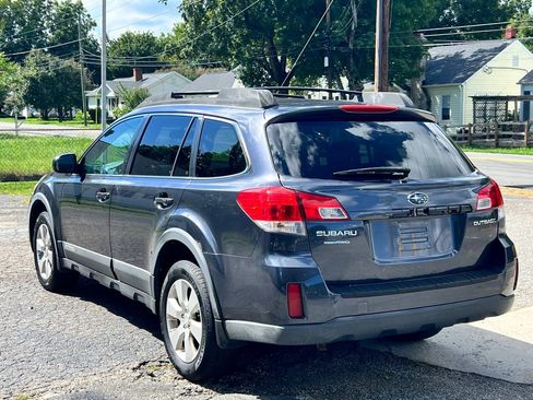 Used 2010 Subaru Outback 2.5i Premium image 10