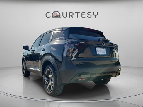 New 2026 Nissan Kicks SV image 2