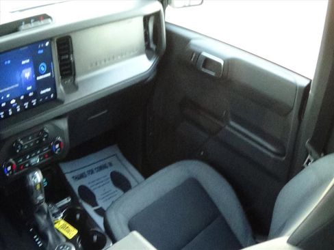 Used 2025 Ford Bronco Big Bend image 15