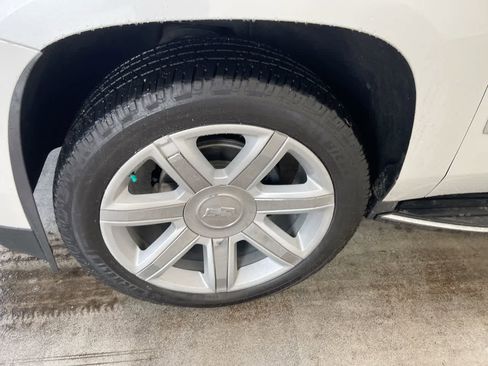 Used 2019 Cadillac Escalade ESV Luxury image 10