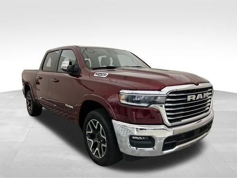 Used 2025 RAM 1500 Laramie AWD/4WD image 9