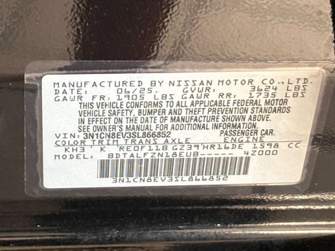 Used 2025 Nissan Versa SV FWD image 27