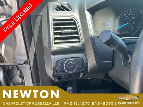 Used 2019 Ford Explorer XLT w/ Equipment Group 202A FWD image 7