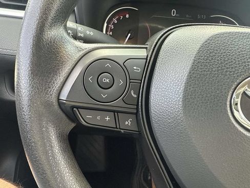Used 2025 Toyota RAV4 XLE AWD/4WD image 28