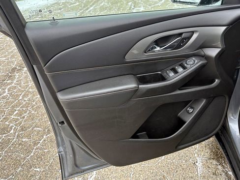 Used 2019 Chevrolet Traverse LT image 14