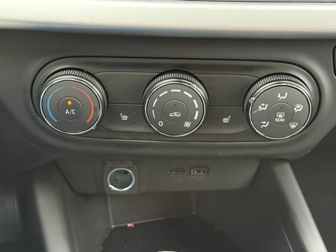 Used 2026 Chevrolet Trax RS w/ Driver Confidence Package FWD image 24