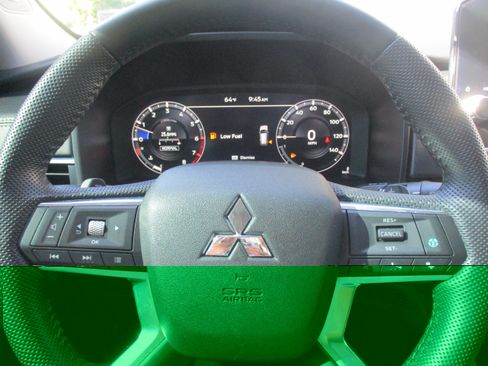 Used 2023 Mitsubishi Outlander SE AWD/4WD image 21