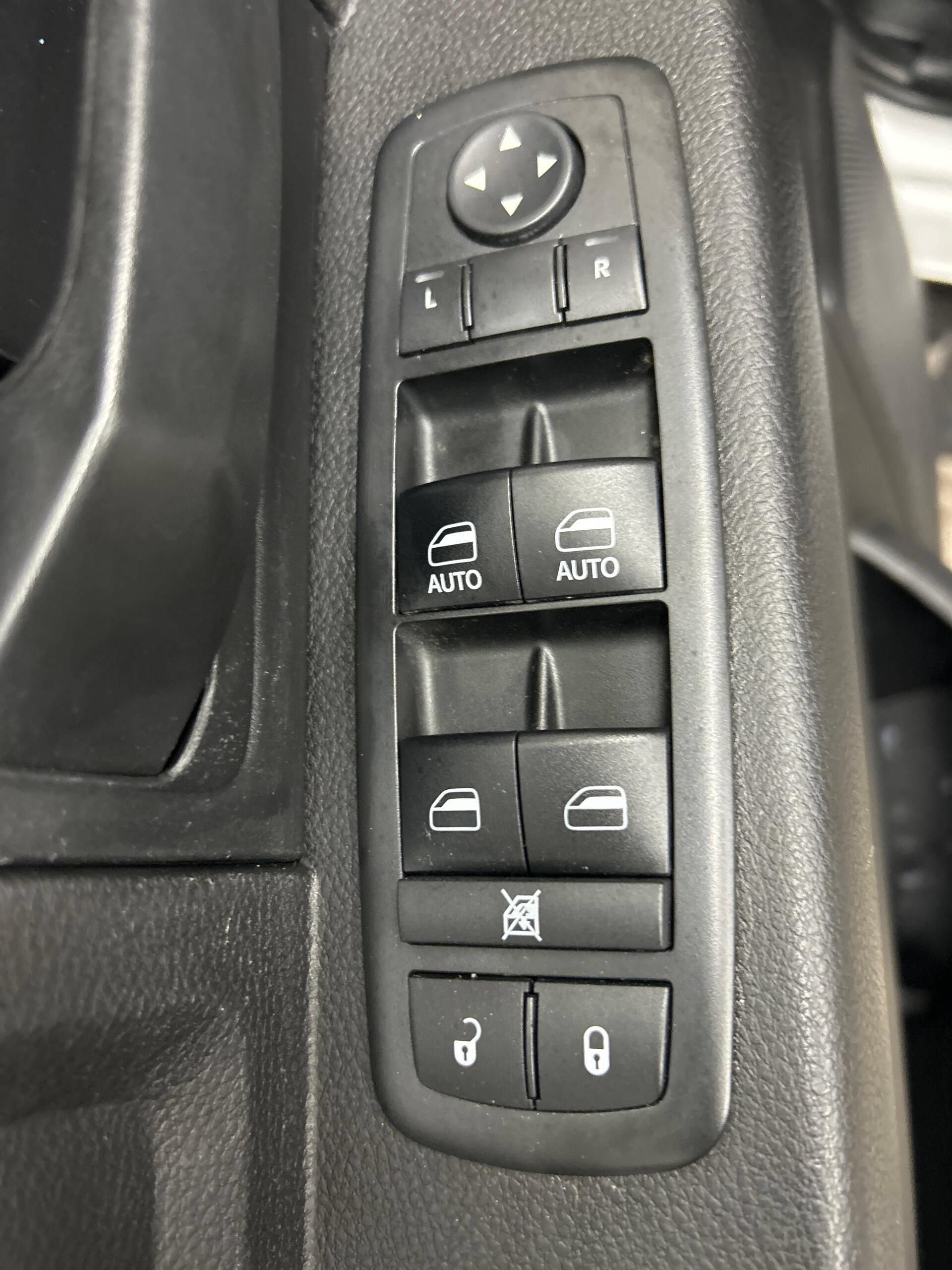 Used 2018 RAM 2500 Tradesman w/ Chrome Appearance Group AWD/4WD image 9