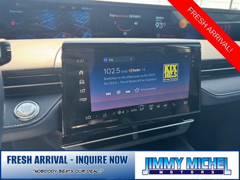 Used 2024 Lincoln Nautilus Reserve w/ Equipment Group 202A AWD/4WD image 9