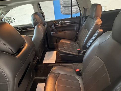 Used 2017 Buick Enclave Leather FWD image 18