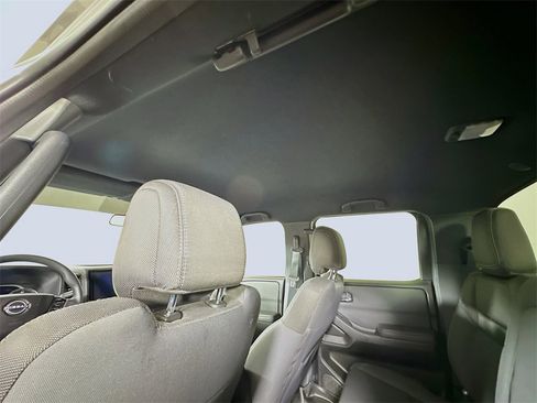 Used 2023 Nissan Frontier SV w/ Midnight Edition Package image 13
