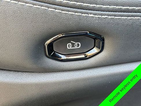 New 2026 Jeep Cherokee Laredo image 15