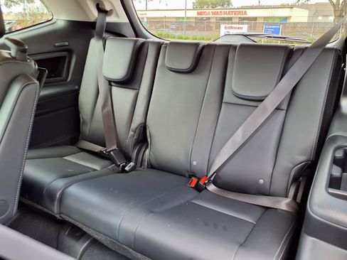 Certified 2025 Subaru Ascent Touring image 19