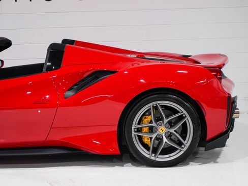 Used 2020 Ferrari 488 Pista Spider RWD image 35