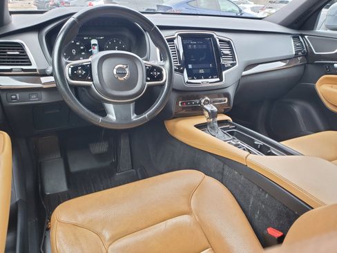 Used 2018 Volvo XC90 T6 Momentum w/ Momentum Plus Package image 27