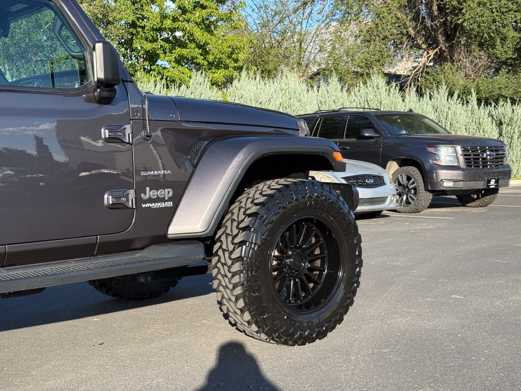 Used 2018 Jeep Wrangler Unlimited Sahara w/ Uconnect 4C Nav & Sound Group AWD/4WD image 7