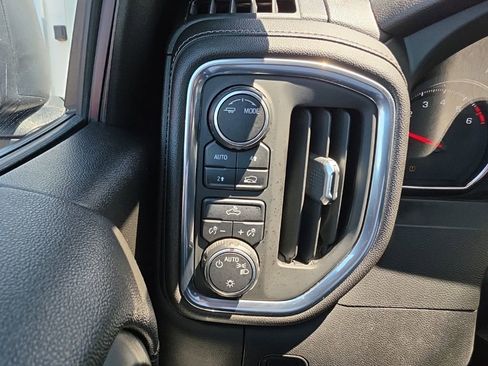 Used 2021 Chevrolet Silverado 1500 LT AWD/4WD image 9