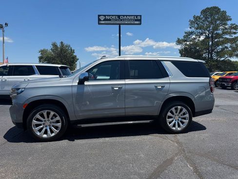 Used 2024 Chevrolet Tahoe Premier RWD image 1