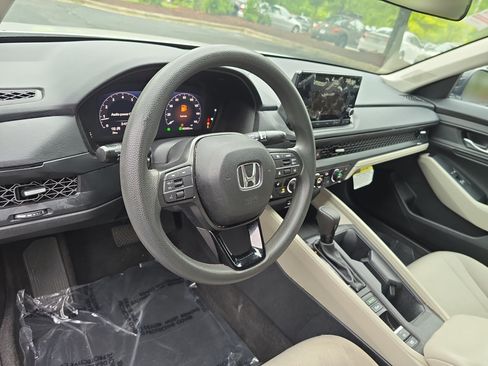 Certified 2025 Honda Accord SE image 15