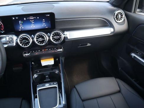 New 2026 Mercedes-Benz GLB 250 4MATIC image 12