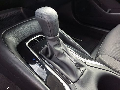 Used 2024 Toyota Corolla LE FWD image 15