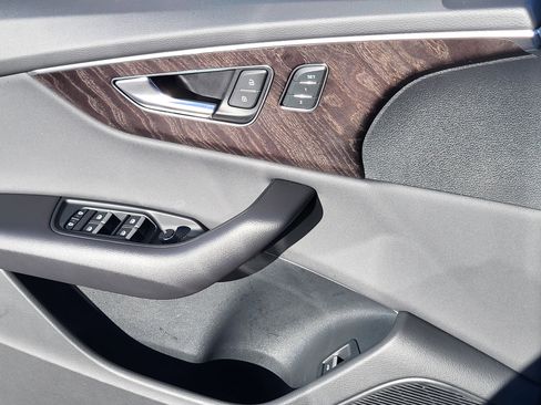 Used 2022 Audi Q8 Premium Plus image 9