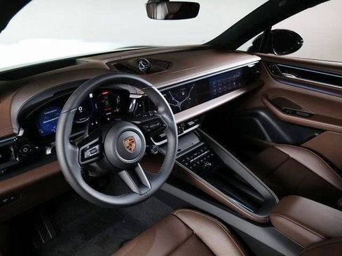 New 2026 Porsche Macan 4 Electric image 19