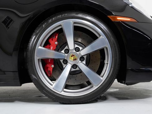 Used 2021 Porsche 911 Turbo image 17