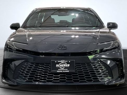 Used 2025 Toyota Camry XSE FWD image 3