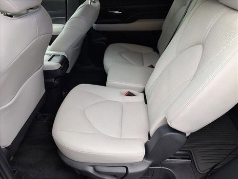 Used 2025 Toyota Grand Highlander AWD Hybrid image 20