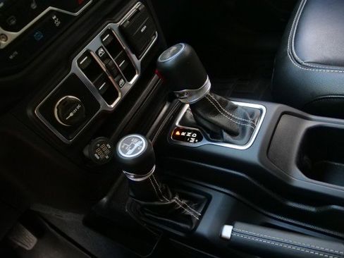 Used 2022 Jeep Wrangler Unlimited Sahara w/ Cold Weather Group image 21