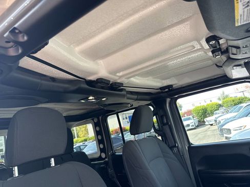 Used 2021 Jeep Wrangler Unlimited Sport image 21