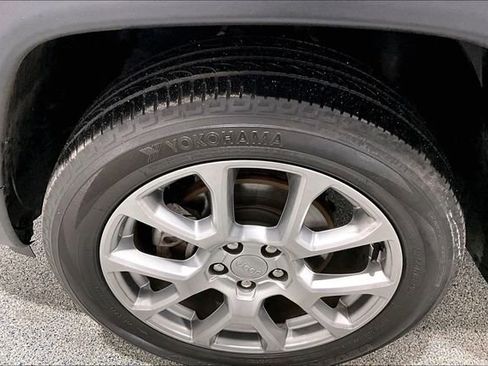 Used 2022 Jeep Compass Latitude image 35