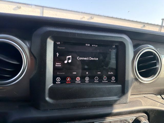 Used 2020 Jeep Wrangler Unlimited Sahara AWD/4WD image 20
