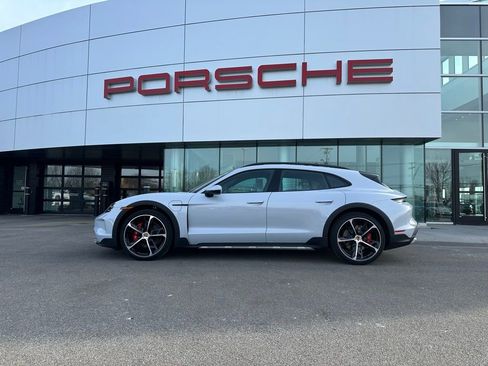 New 2025 Porsche Taycan 4S image 2