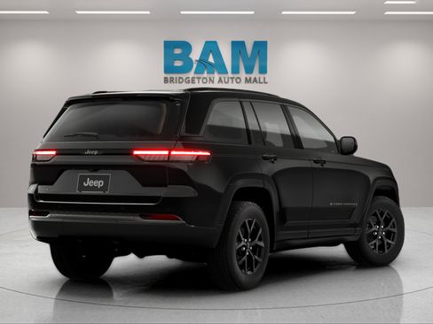 New 2026 Jeep Grand Cherokee Altitude image 6