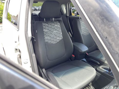 Used 2010 Kia Soul + FWD image 26
