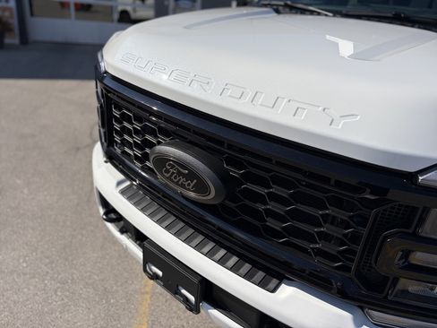 New 2026 Ford F250 Lariat w/ Black Appearance Package AWD/4WD image 11