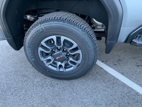 New 2026 GMC Sierra 2500 SLT w/ SLT Premium Package image 5