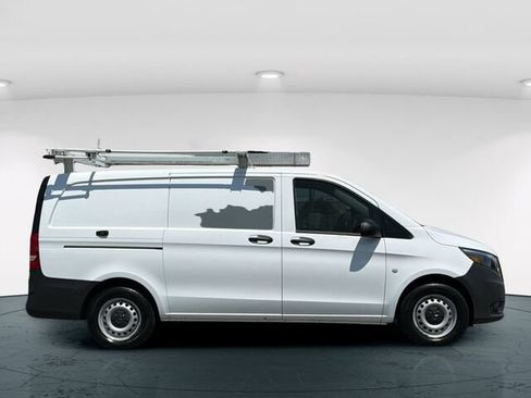 Used 2023 Mercedes-Benz Metris image 8
