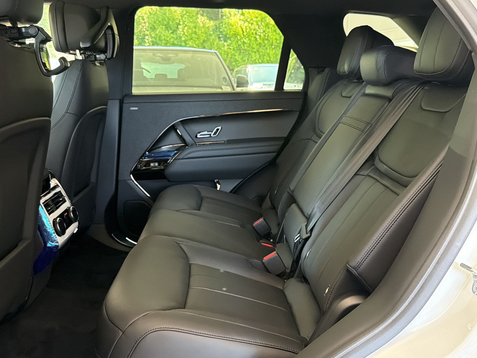 New 2026 Land Rover Range Rover Sport Dynamic SE AWD/4WD image 23