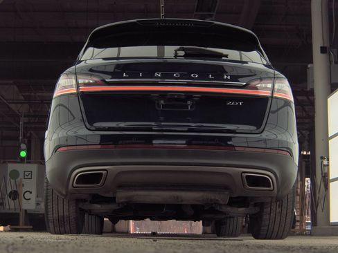 Used 2019 Lincoln Nautilus Reserve w/ Cargo Utility Package image 7