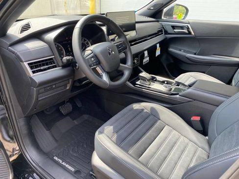 New 2026 Mitsubishi Outlander LE FWD image 7