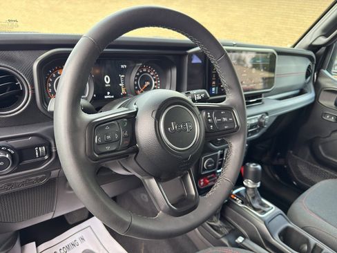 Used 2025 Jeep Wrangler Unlimited Rubicon AWD/4WD image 34