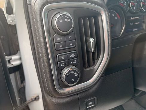 Used 2022 Chevrolet Silverado 1500 LT Trail Boss w/ LPO, Dark Essentials Package image 11