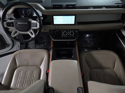 Used 2020 Land Rover Defender 110 HSE AWD/4WD image 4