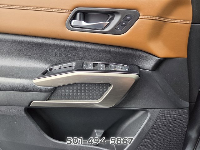 Used 2022 Nissan Pathfinder Platinum w/ Cargo Package AWD/4WD image 31