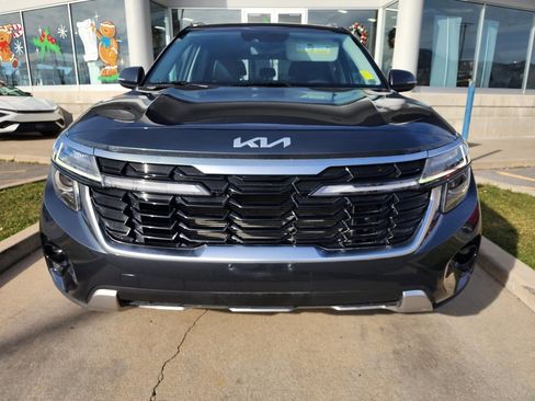 Certified 2025 Kia Seltos S image 2