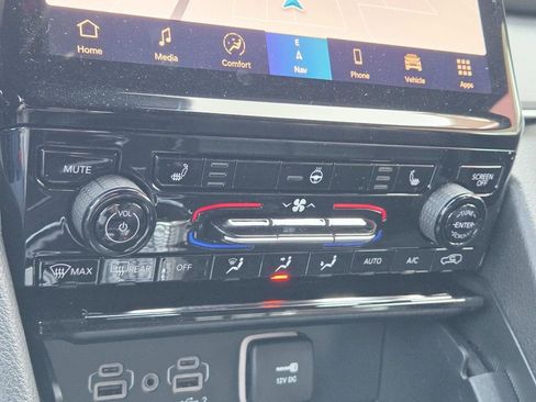 New 2025 Jeep Grand Cherokee Limited image 25